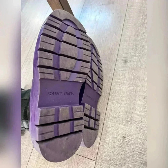 Bottega Veneta Tire Chelsea Boots Size 7.5 Vegan Leather - Picture 5 of 9